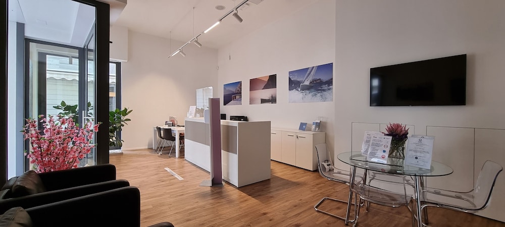Vecchia Riva Guest House — 4-Star Luxury Hotel in Riva Del Garda, Italy
