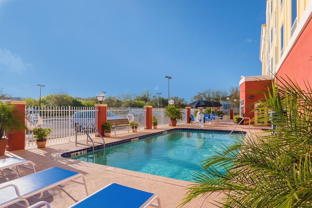 Holiday Inn Express Hotel & Suites Tampa Fairgrounds Casino by IHG - photo 52