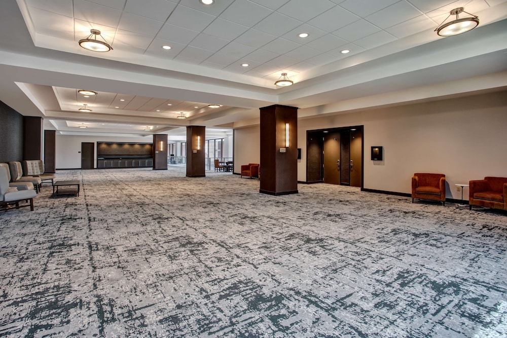 DoubleTree by Hilton Lansing - photo 47