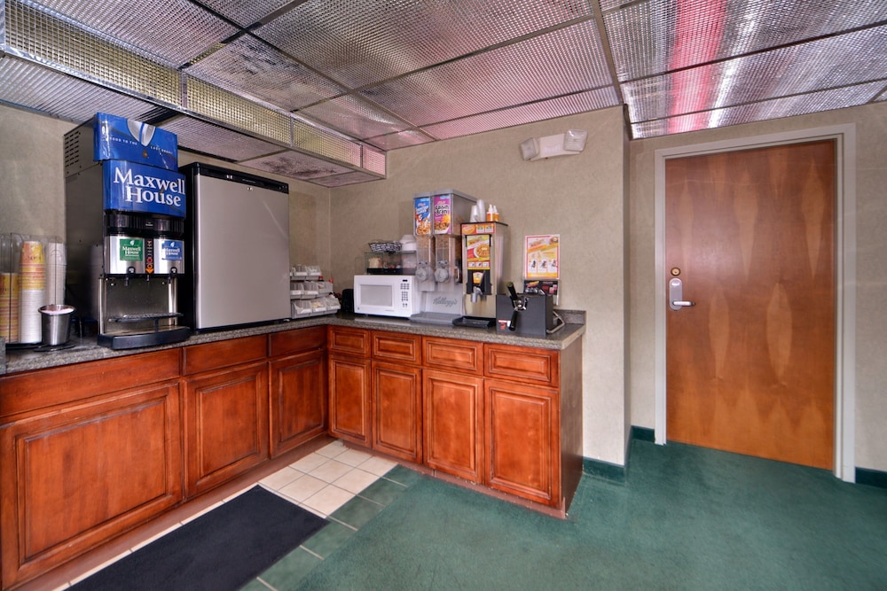 Nations Inn West Jefferson - photo 26