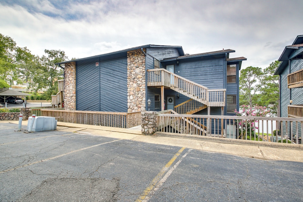 5 Mi to Casino: Waterfront Condo in Hot Springs - photo 16