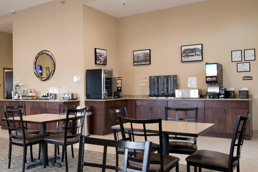 Cornerstone Inn & Suites - photo 15