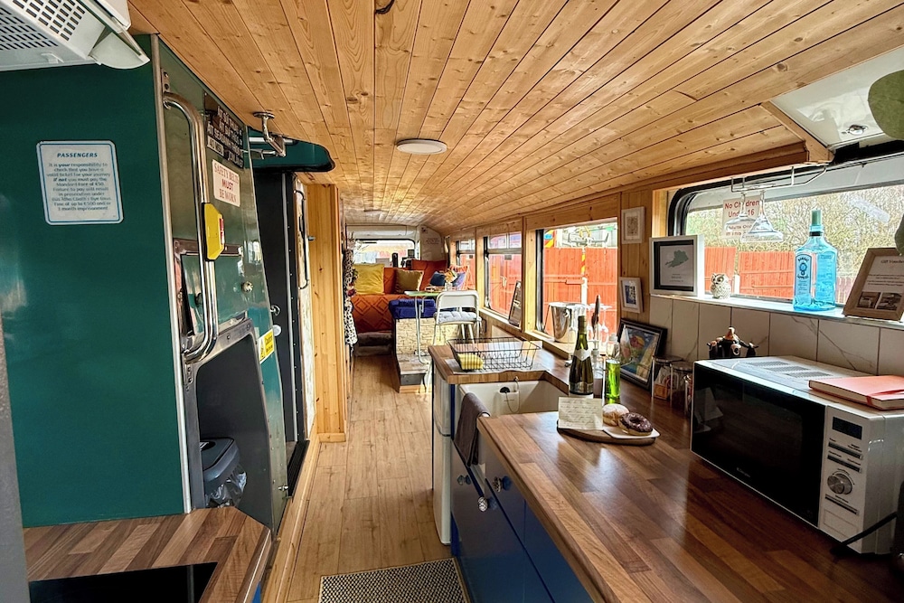 Ballinadee Bus - last minute hotel in Unknown City