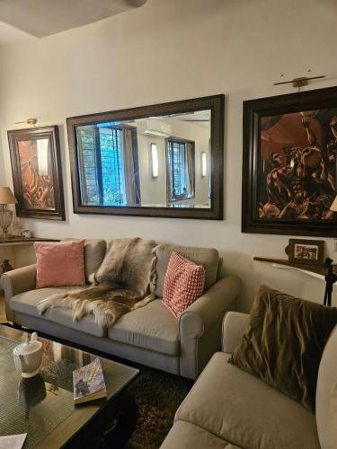 The Beautiful Bollywood Home 2Bhk In Bandra