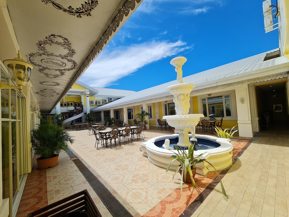 Fiesta Garden Hotel — hotel in Bantay