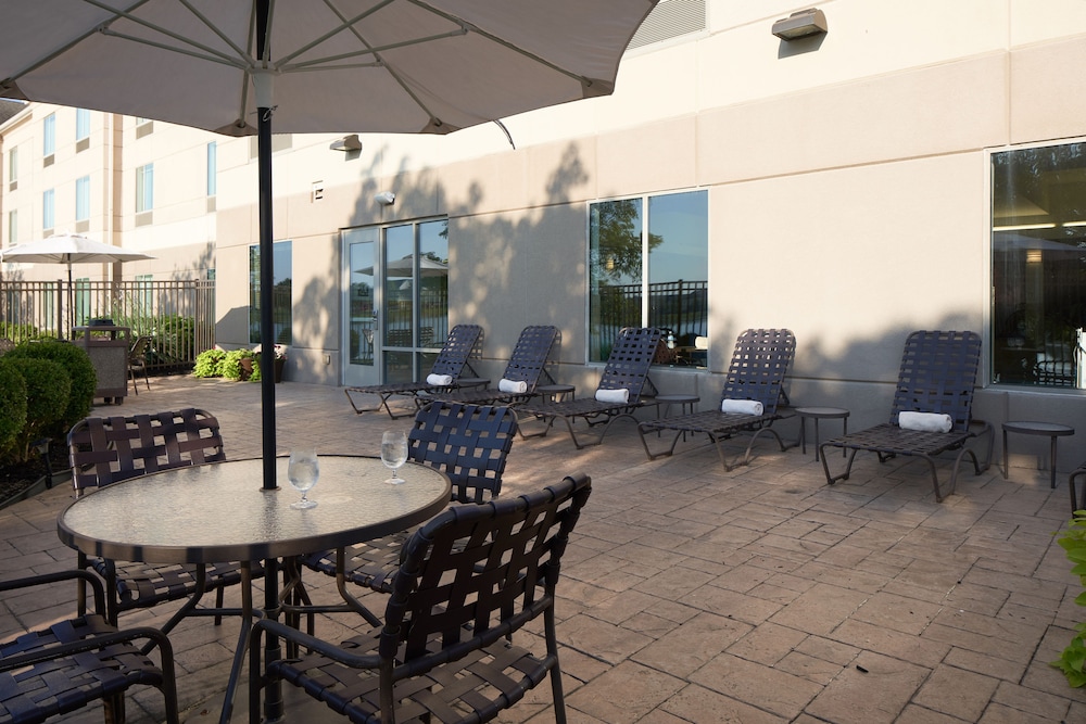 Hilton Garden Inn Evansville - photo 67