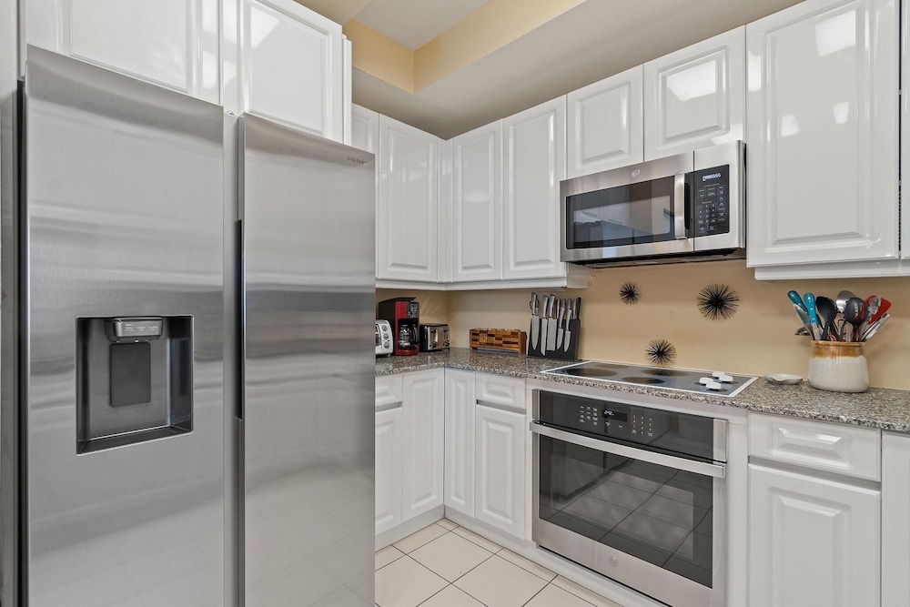 Beach Colony Tower Penthouse 17C - photo 11
