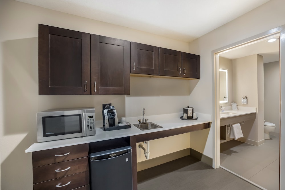 Holiday Inn Express Hotel & Suites PERRY by IHG - photo 22
