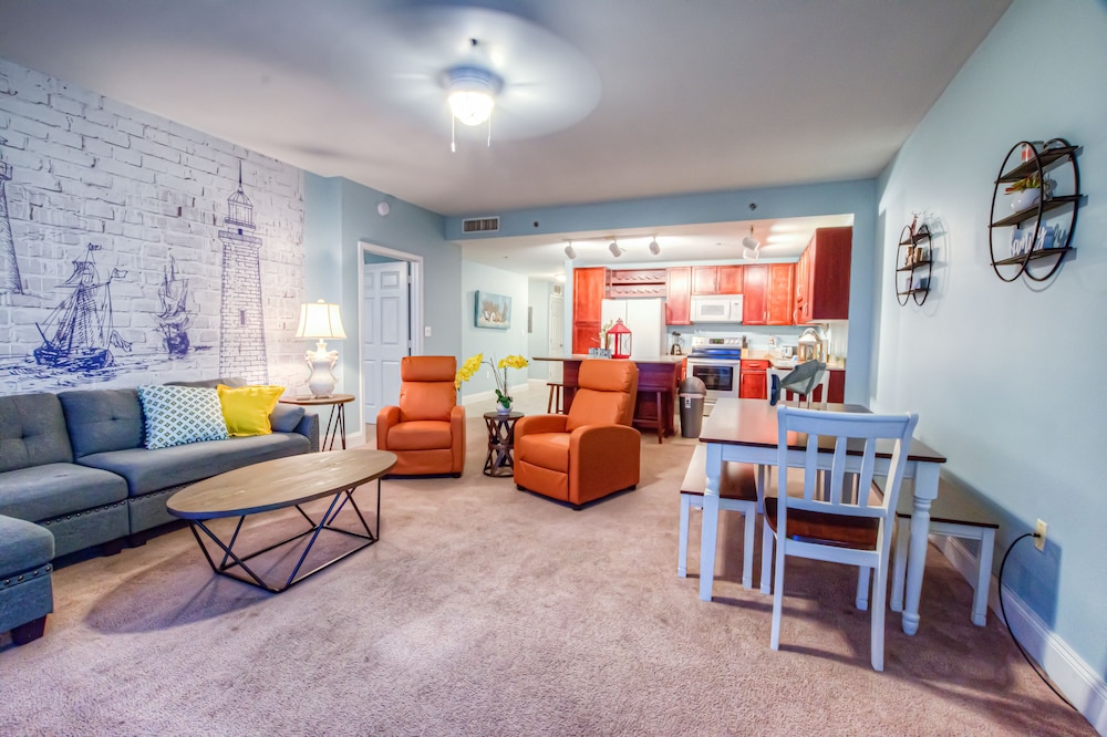Laketown Wharf Resort by Aneliya's Rentals - photo 425