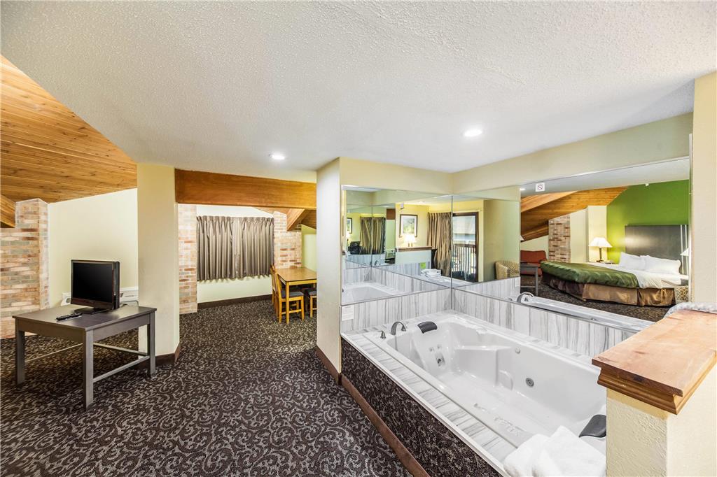 Quality Inn Decatur near US 224 - photo 10