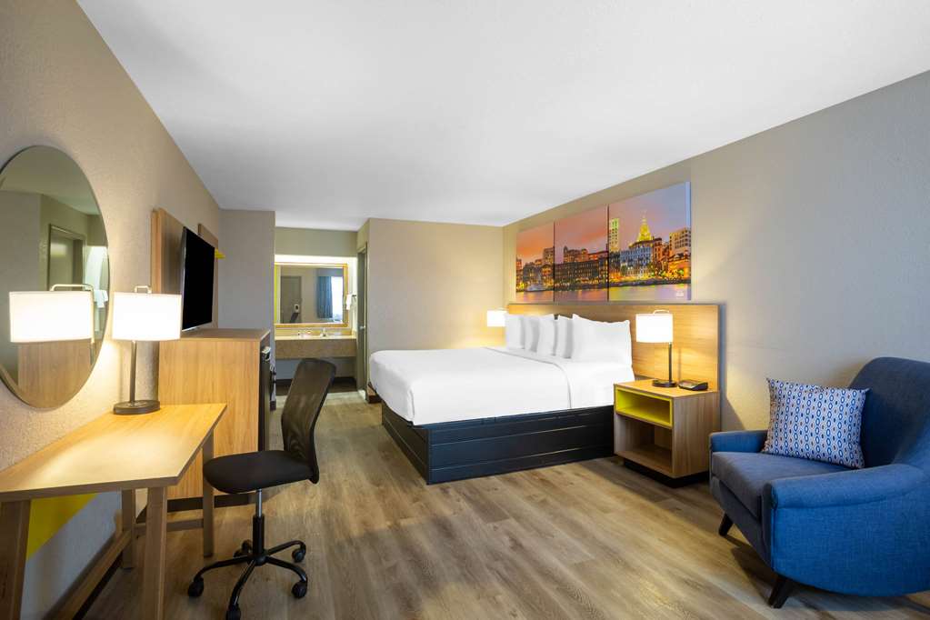Days Inn by Wyndham Lonoke - photo 10