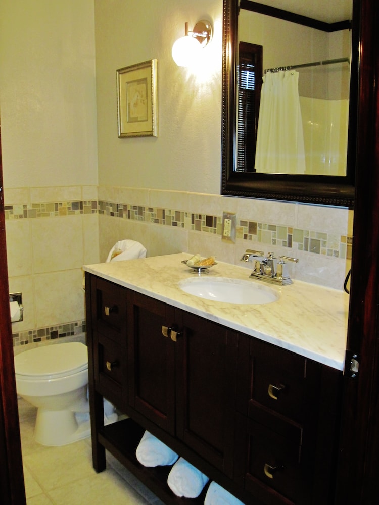 The North Shore Inn - photo 75