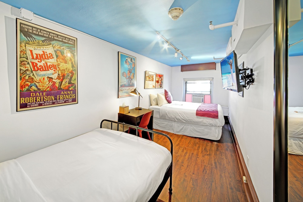 Chelsea Pines Inn - photo 49