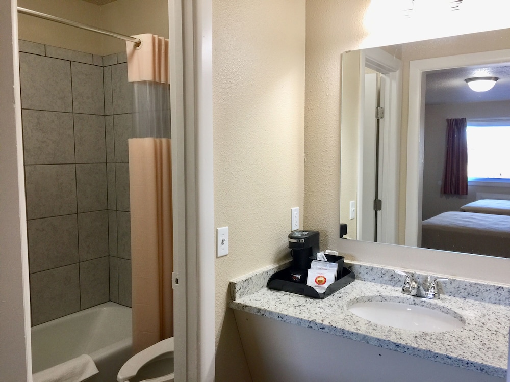 Downtown Motel - photo 13