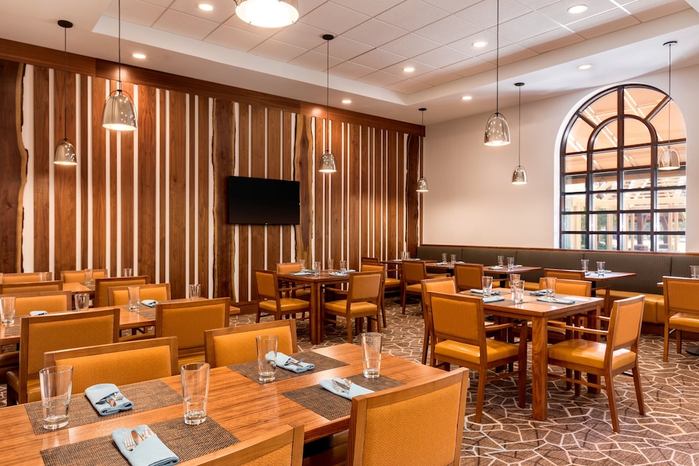 Embassy Suites Greenville Golf Resort & Conference Center - photo 29