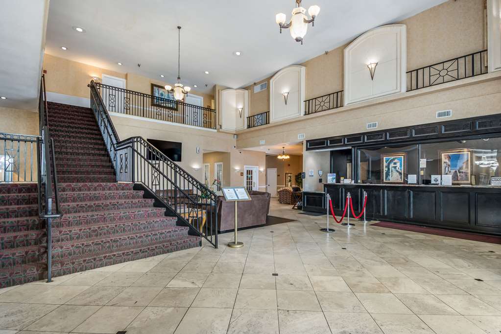 Clarion Inn & Suites Central Clearwater Beach - photo 8