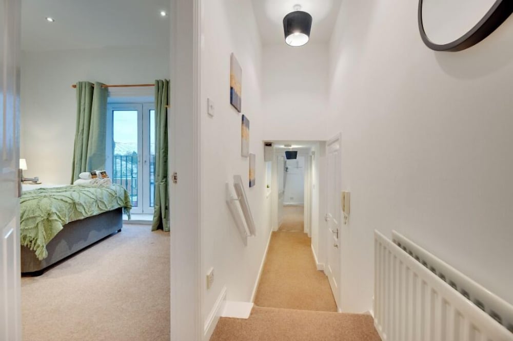 Regent Apartment in Gosforth near Newcastle City Centre By Week2Week — 4-Star Luxury Hotel in Newcastle Upon Tyne, United Kingdom
