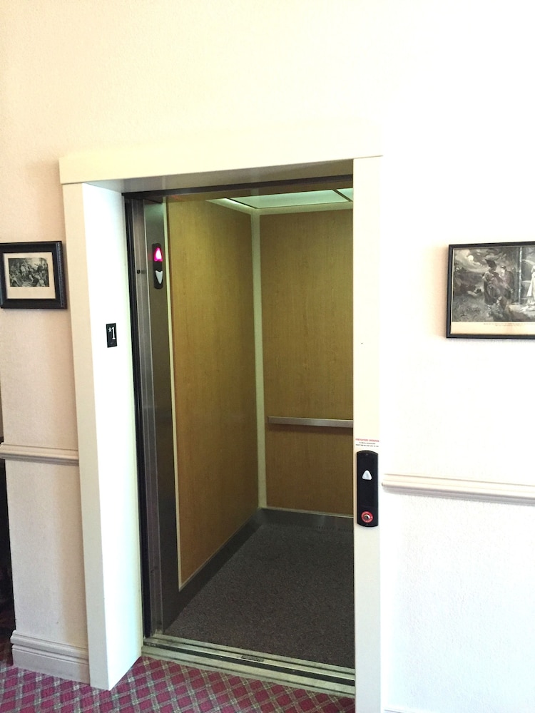 Hermann Crown Suites - photo 275