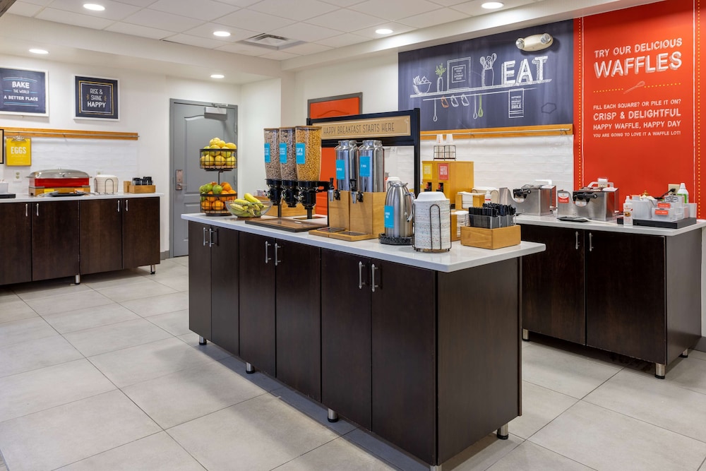 Hampton Inn Milford - photo 48