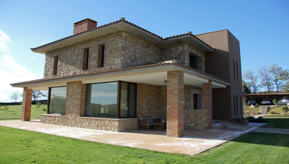 Agua Antigüa Casa Rural — 5-Star Luxury Hotel in Garguera, Spain