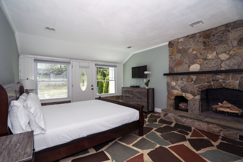 Hampton's Vacation Inn - photo 11
