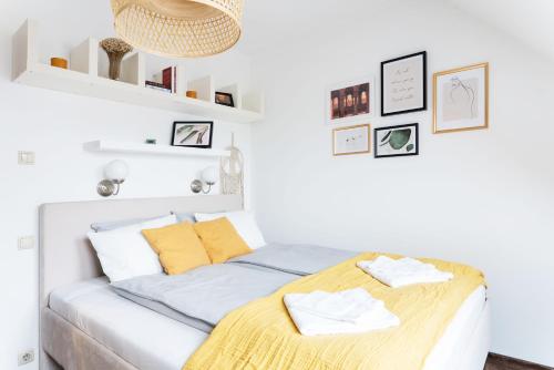 Floral Bliss Apartment — 4-Star Luxury Hotel in Budapest, Hungary