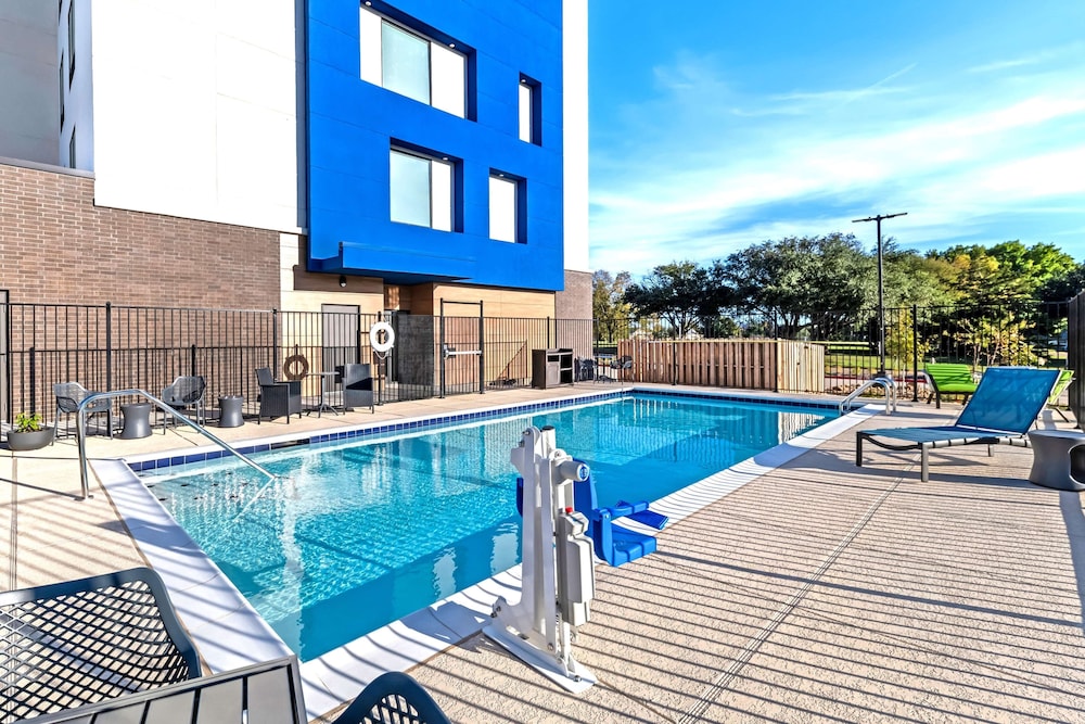 Hampton Inn & Suites by Hilton Sherman - photo 13