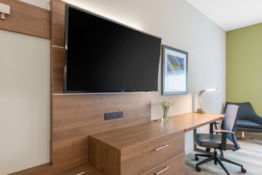 Holiday Inn Express & Suites Alachua Gainesville Area by IHG - photo 28