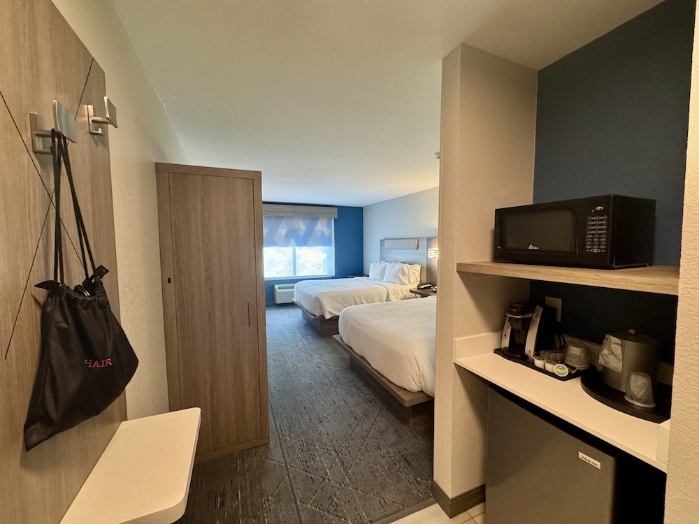 Holiday Inn Express Hotel & Suites Limerick Pottstown by IHG - photo 24