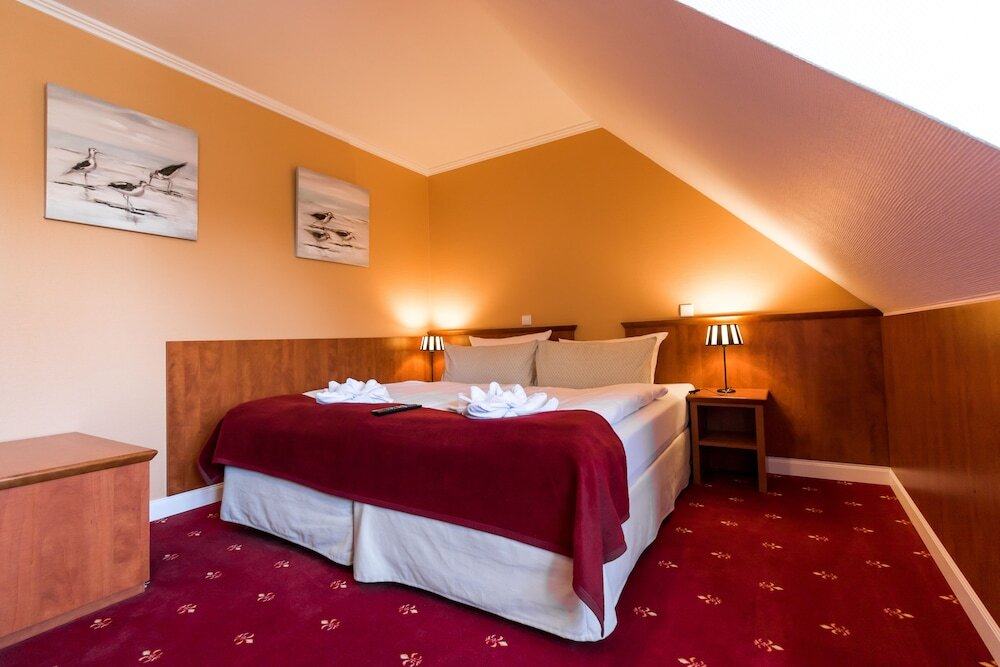 Pension und Restaurant Gutshaus Kaltenhof — 4-Star Luxury Hotel in Kirchdorf, Germany