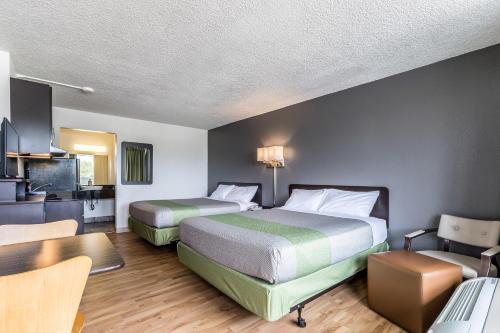 Concorde Inn Suites Pekin - photo 40