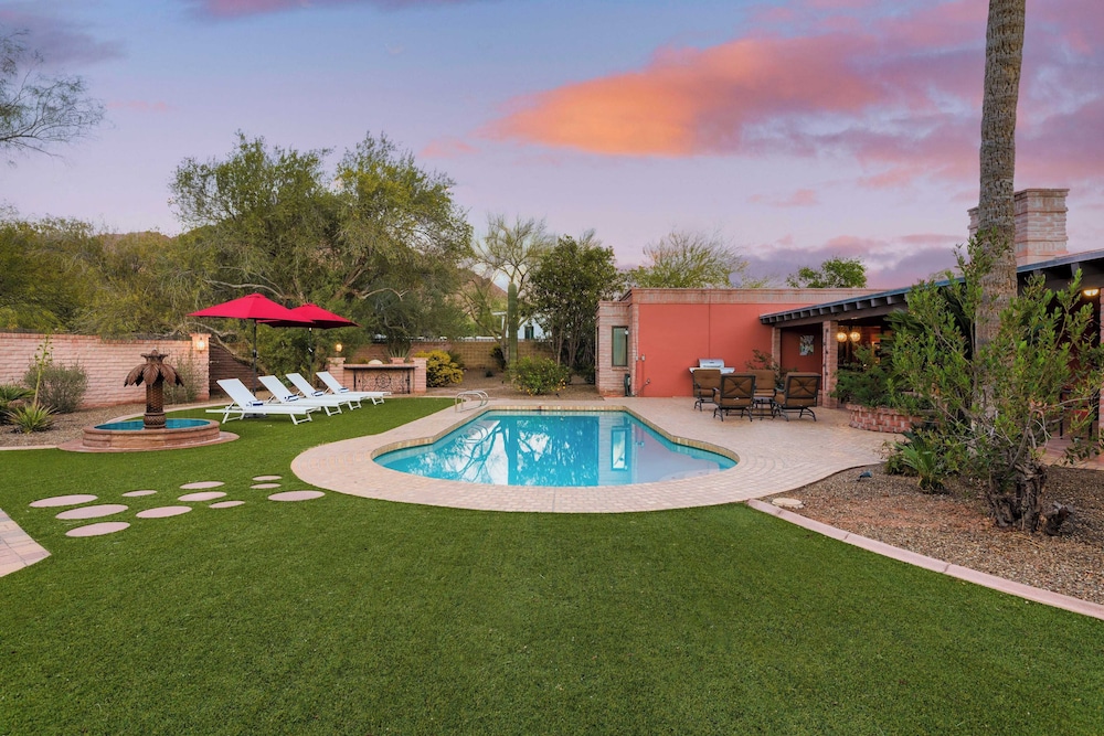 Charming 5BDR Hacienda w Pool Fire Pit Billiards La Casona by AvantStay - photo 5