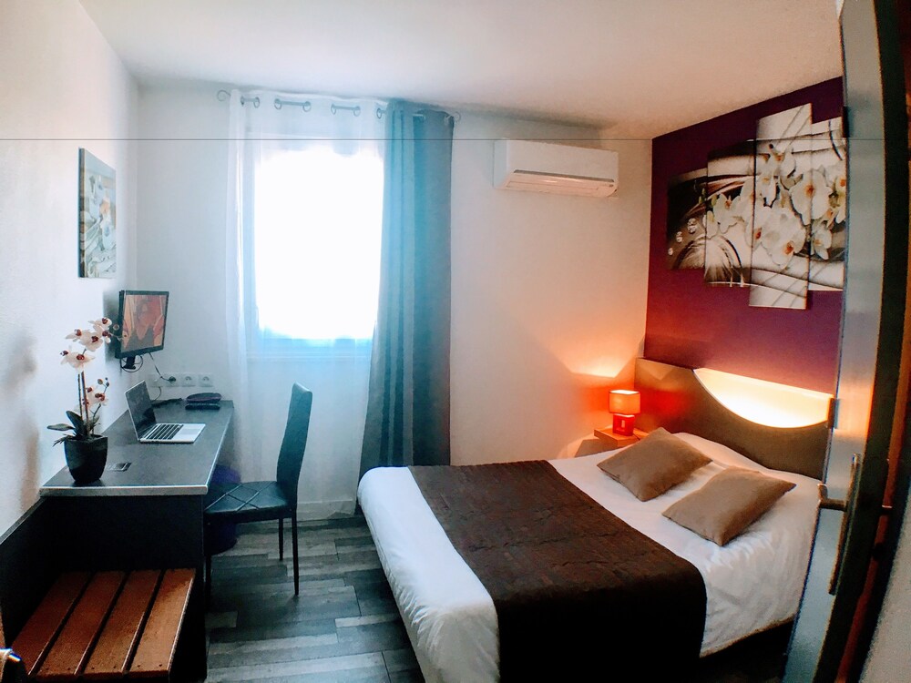 L’Hôtel Le Marais Romilly Sur Seine Centre in Romilly-Sur-Seine, France