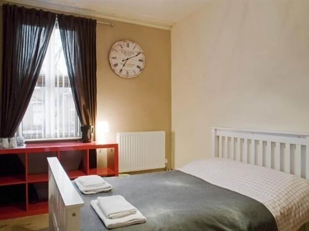 Oaklands - carbon neutral hotel in Wolverhampton