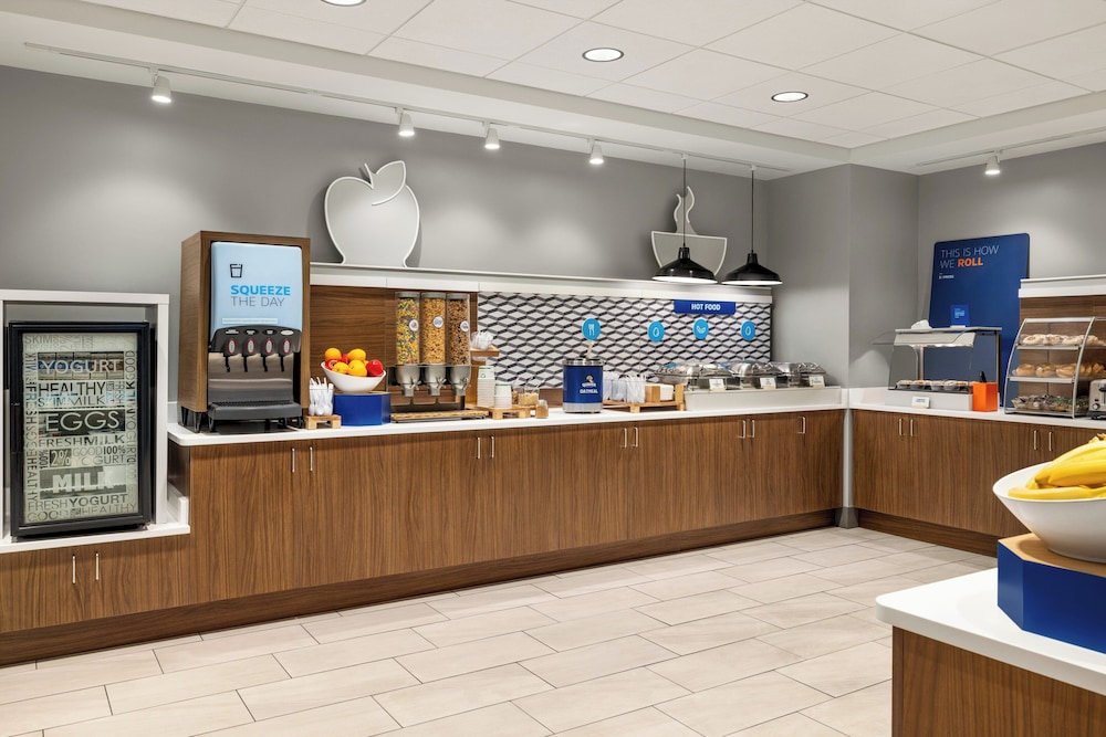 Holiday Inn Express & Suites Hagerstown by IHG - photo 35