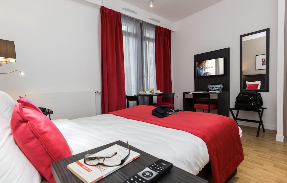 Odalys City Paris Montmartre — 4-Star Luxury Hotel in Paris, France