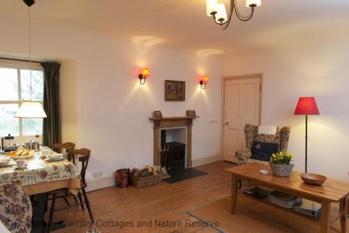 Holly Tree - last minute hotel in Haverfordwest