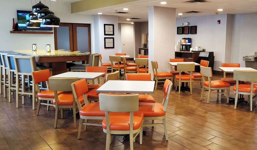 Hampton Inn Hillsville - photo 51