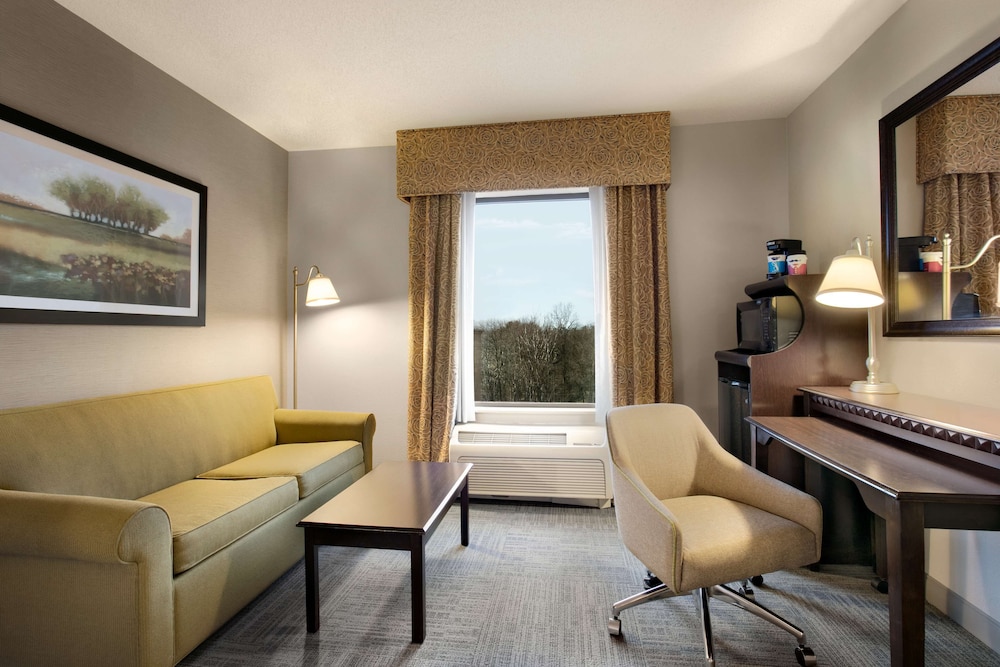 Hampton Inn & Suites Mahwah - photo 17