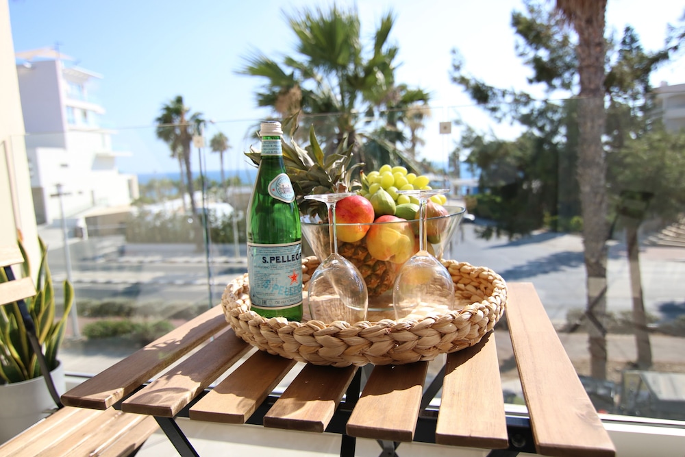 Phaedrus Living: Seaside Luxury Flat Limnaria 153 — 4-Star Luxury Hotel in Paphos, Cyprus