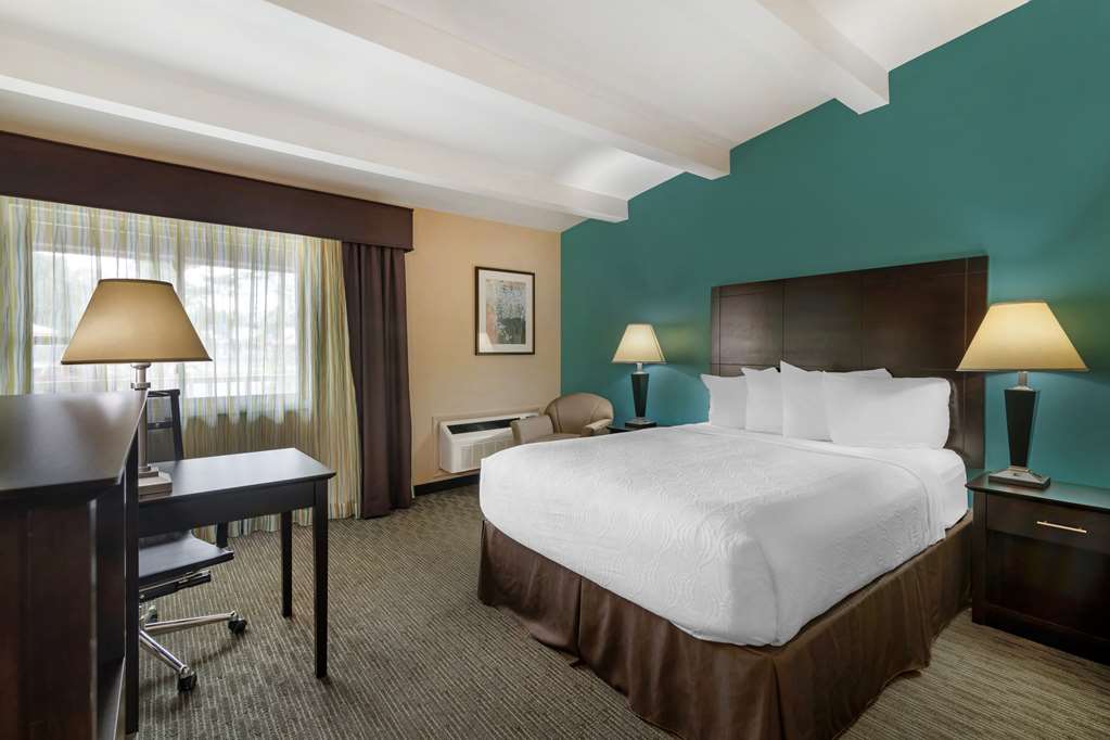 Best Western Plus Plattsburgh - photo 15
