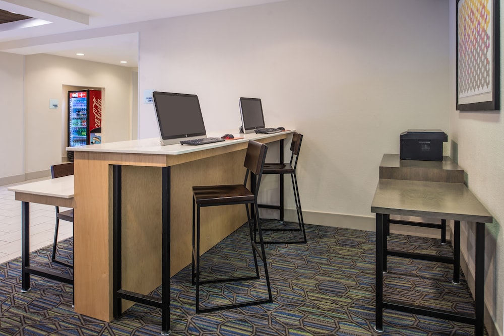 Holiday Inn Express Hotel & Suites Tampa Anderson Rd Veteran by IHG - photo 63