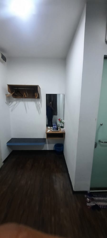 Oyo 90724 Rg Hotel — Batu Pahat — photo 5