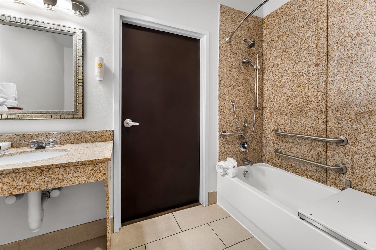 Comfort Inn & Suites Near Fort Gordon - photo 14