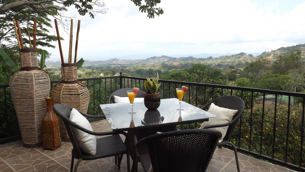 Hotel Villas de la Colina in Mercedes, Costa Rica