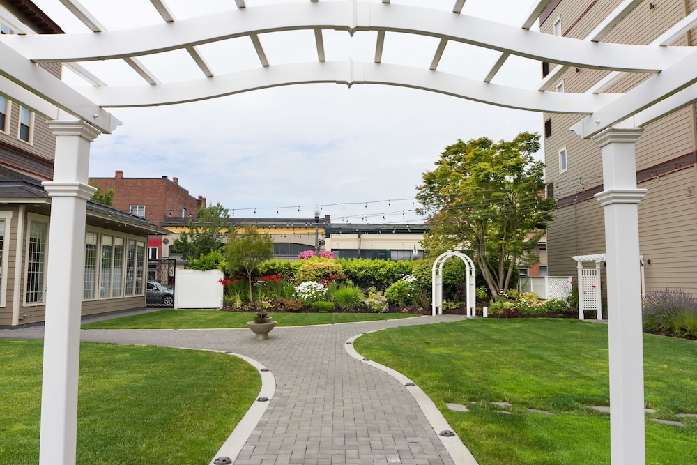Majestic Inn & Spa - photo 113