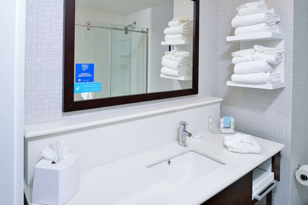 Hampton Inn & Suites Adrian - photo 37