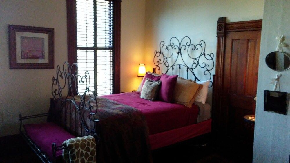 Fig Tree Manor - photo 15