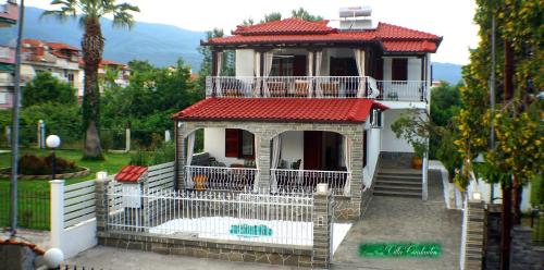 Villa Konstadine — 4-Star Luxury Hotel in Asprovalta, Greece