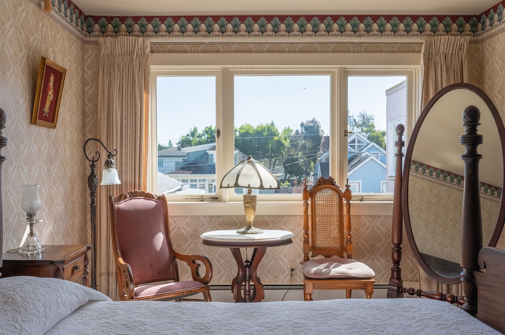 Martine Inn - photo 27